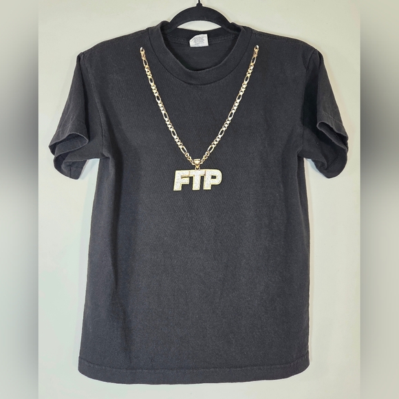 FTP GOLD CHAIN LOGO T-SHIRT. - Picture 1 of 5